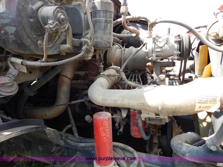 image for item G3166 1997 Ford A9513 AeroMax 113 dump truck