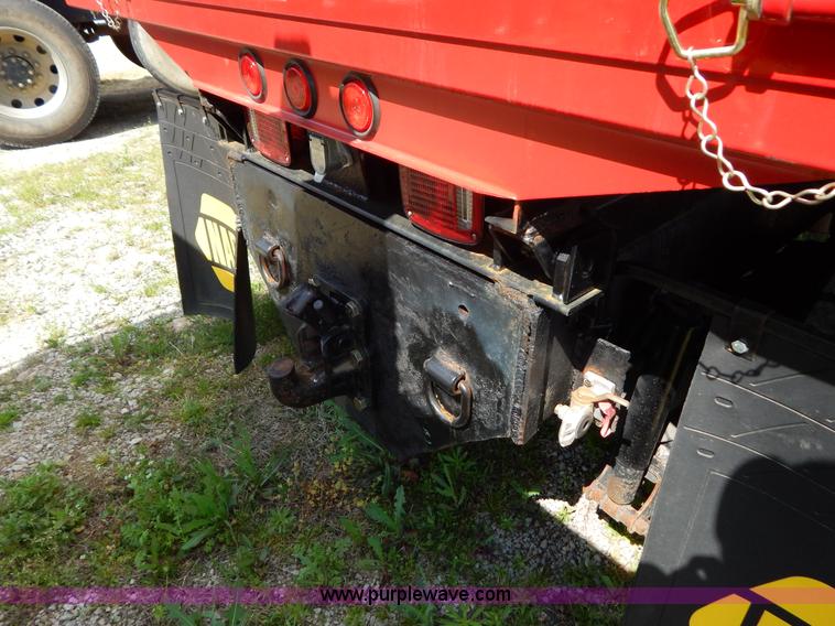 image for item G3166 1997 Ford A9513 AeroMax 113 dump truck