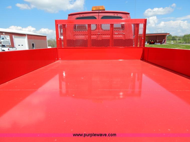 image for item G3166 1997 Ford A9513 AeroMax 113 dump truck