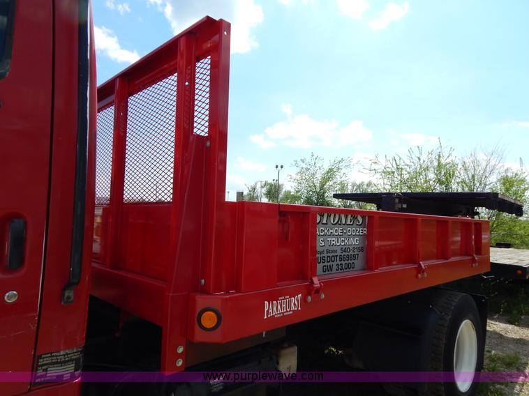 image for item G3166 1997 Ford A9513 AeroMax 113 dump truck