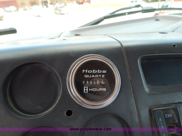 image for item G3166 1997 Ford A9513 AeroMax 113 dump truck