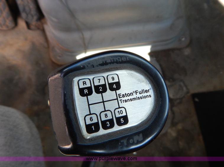 image for item G3166 1997 Ford A9513 AeroMax 113 dump truck