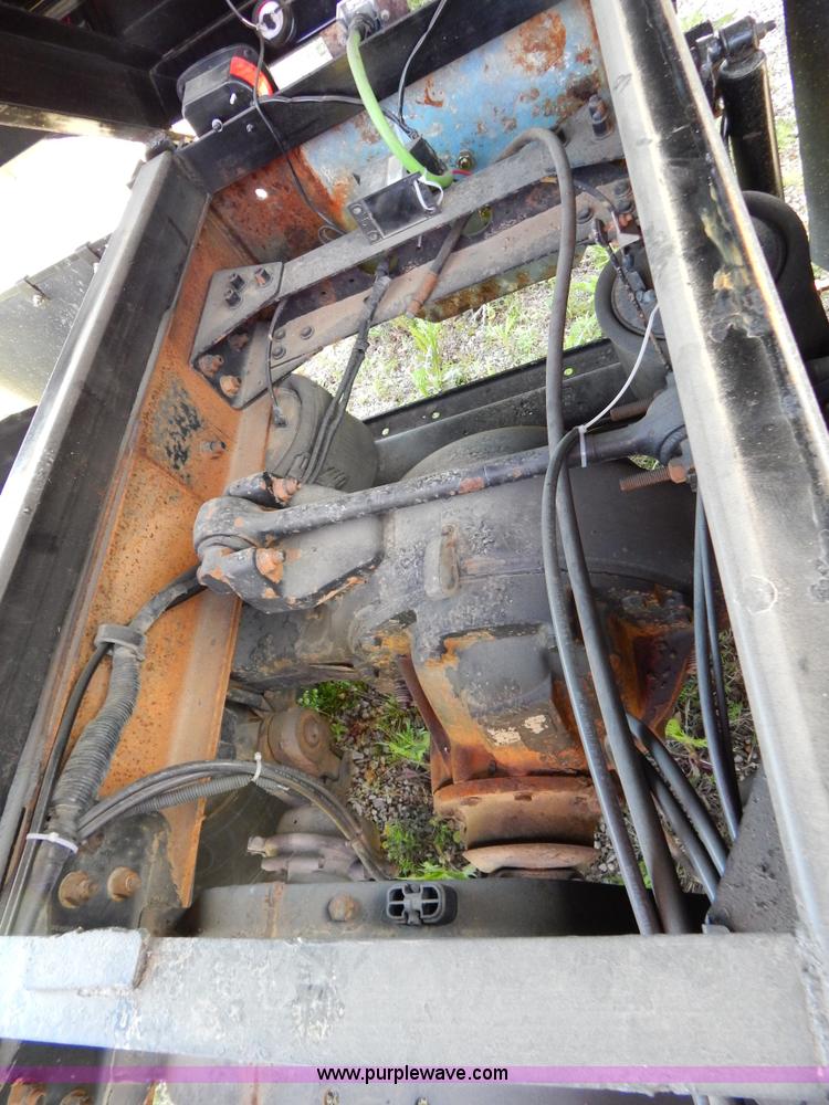 image for item G3166 1997 Ford A9513 AeroMax 113 dump truck