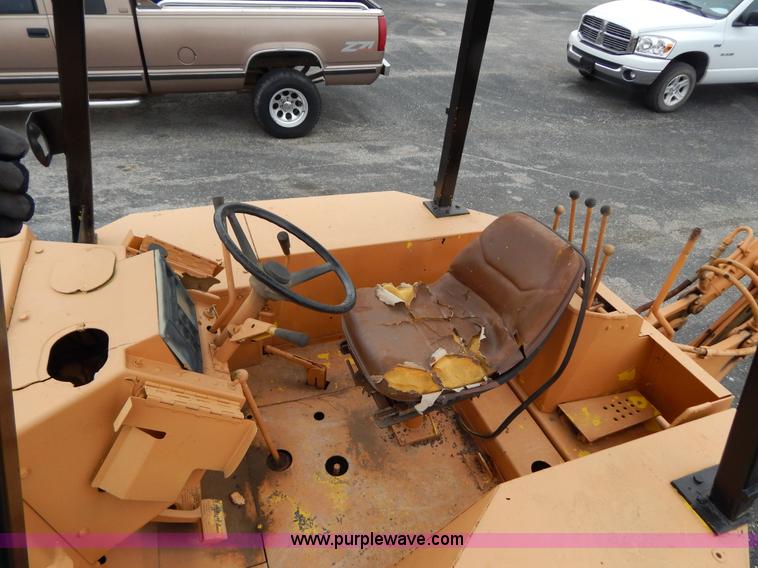 image for item G3167 Case 580C backhoe