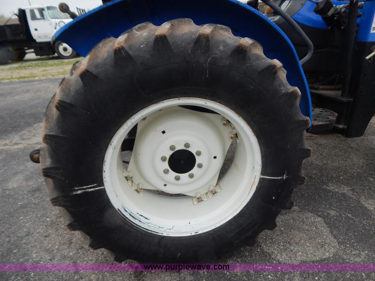 image for item G3168 2006 New Holland TT60A tractor