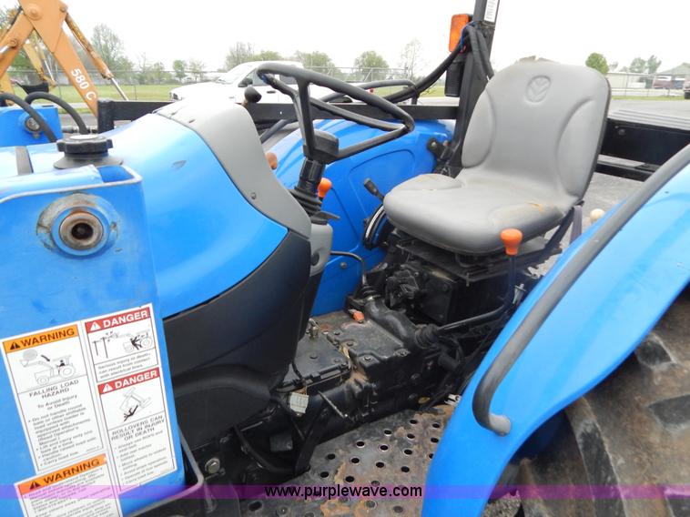 image for item G3168 2006 New Holland TT60A tractor
