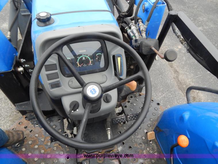 image for item G3168 2006 New Holland TT60A tractor