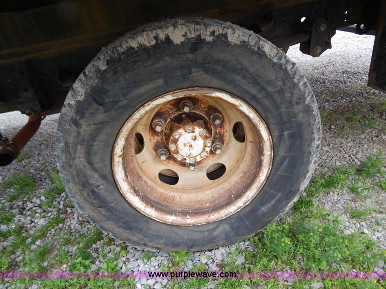 image for item G3170 1995 Isuzu NPR Electromatic box truck