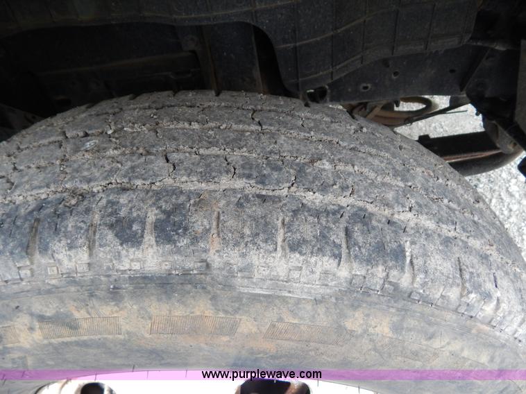 image for item G3170 1995 Isuzu NPR Electromatic box truck