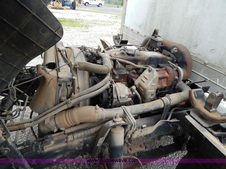 image for item G3170 1995 Isuzu NPR Electromatic box truck