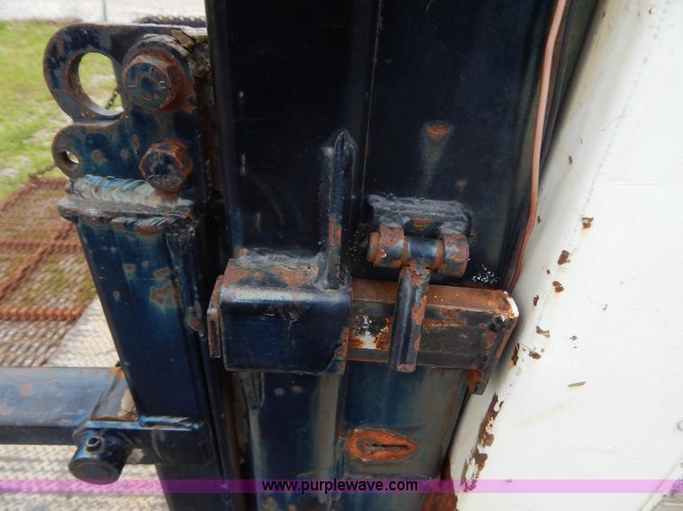 image for item G3170 1995 Isuzu NPR Electromatic box truck