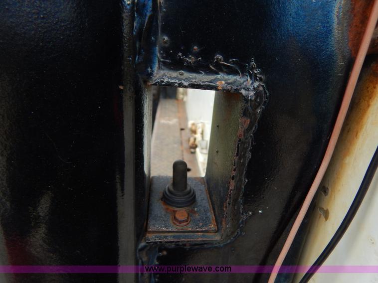 image for item G3170 1995 Isuzu NPR Electromatic box truck