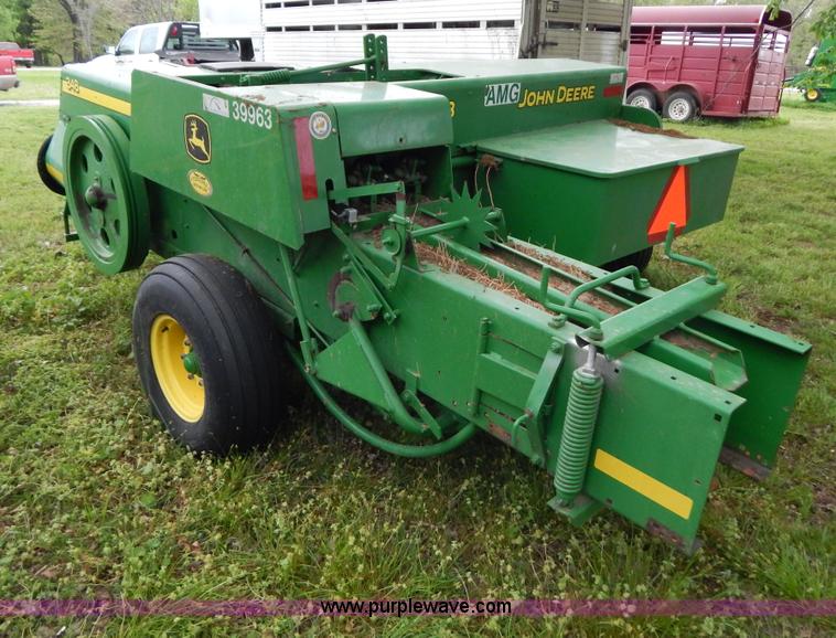 image for item G3171 2009 John Deere 348T square baler
