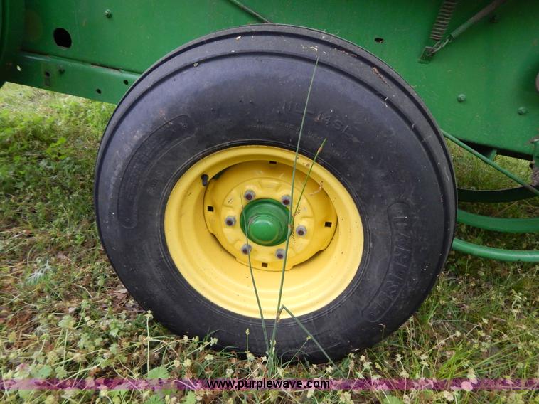 image for item G3171 2009 John Deere 348T square baler