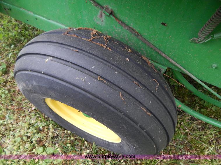 image for item G3171 2009 John Deere 348T square baler