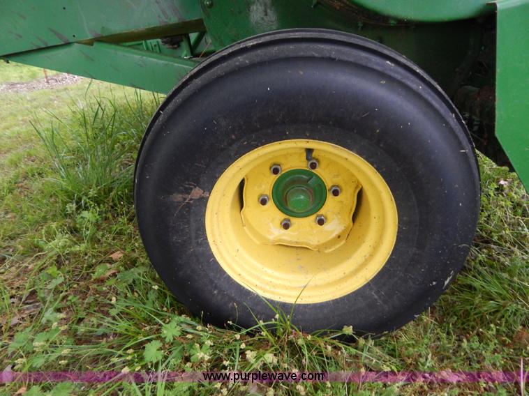 image for item G3171 2009 John Deere 348T square baler