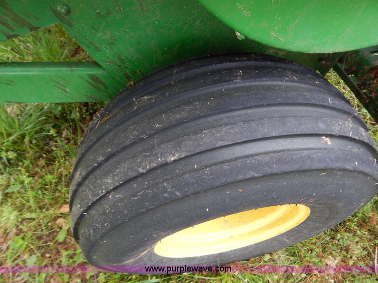 image for item G3171 2009 John Deere 348T square baler