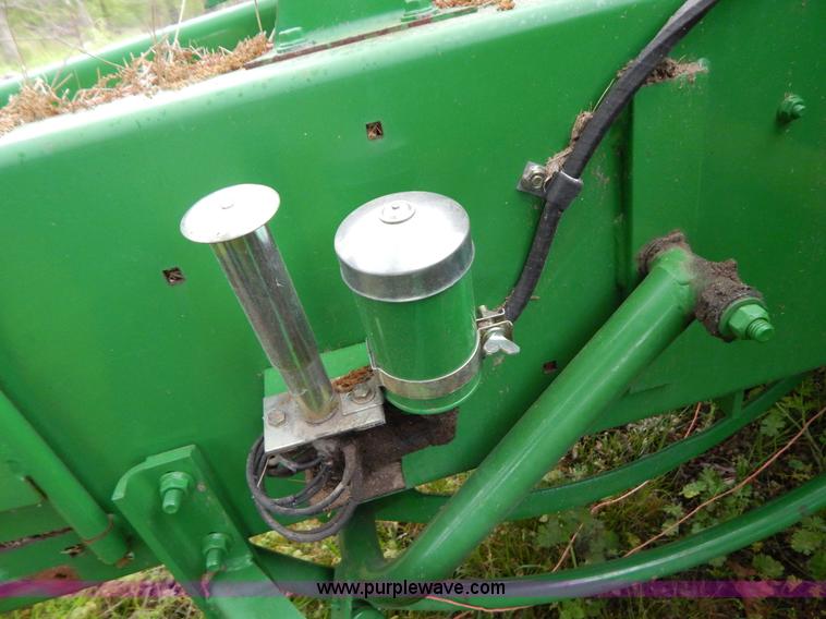 image for item G3171 2009 John Deere 348T square baler