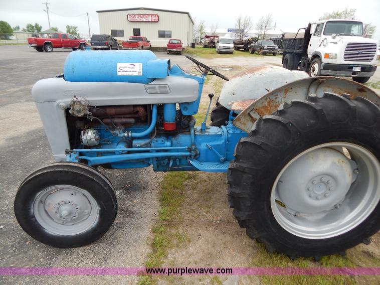image for item G3173 Ford 801 Powermaster tractor