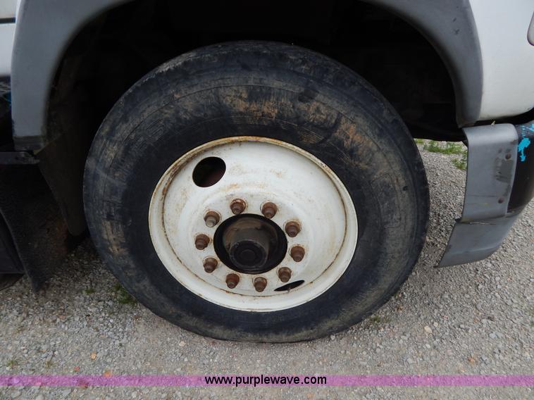 image for item G3174 1994 Ford LA9000 AeroMax dump truck