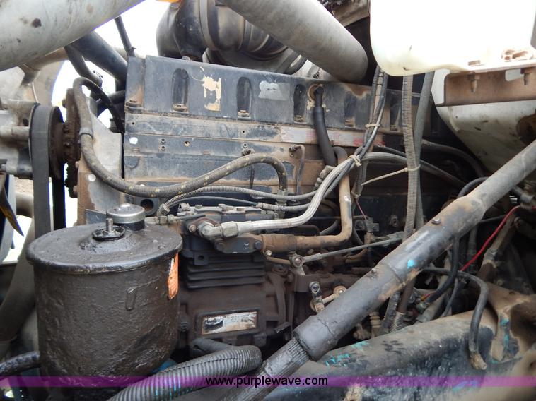 image for item G3174 1994 Ford LA9000 AeroMax dump truck