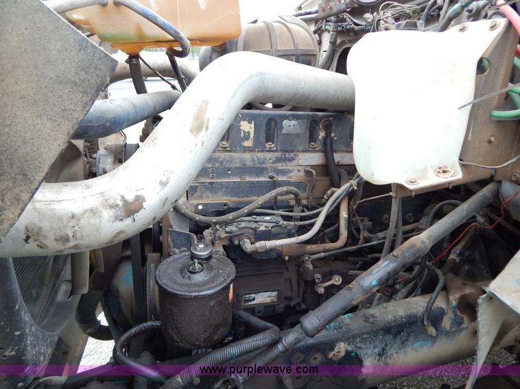 image for item G3174 1994 Ford LA9000 AeroMax dump truck