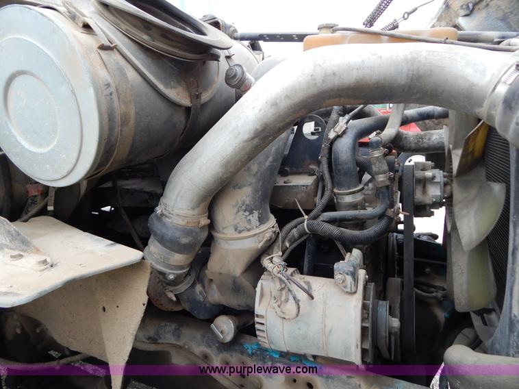 image for item G3174 1994 Ford LA9000 AeroMax dump truck