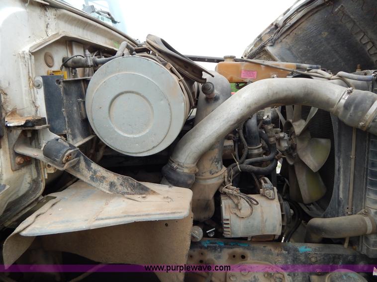 image for item G3174 1994 Ford LA9000 AeroMax dump truck