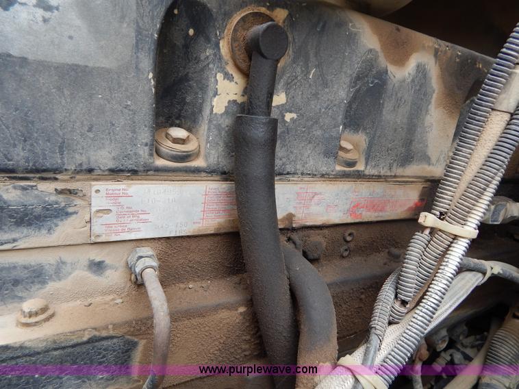 image for item G3174 1994 Ford LA9000 AeroMax dump truck