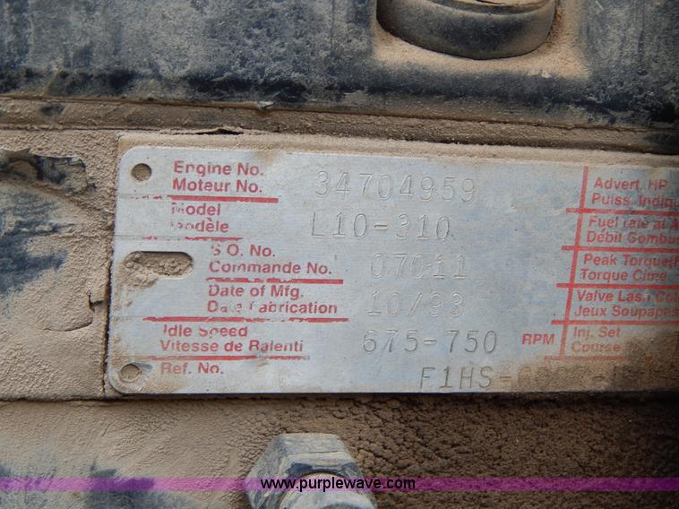 image for item G3174 1994 Ford LA9000 AeroMax dump truck