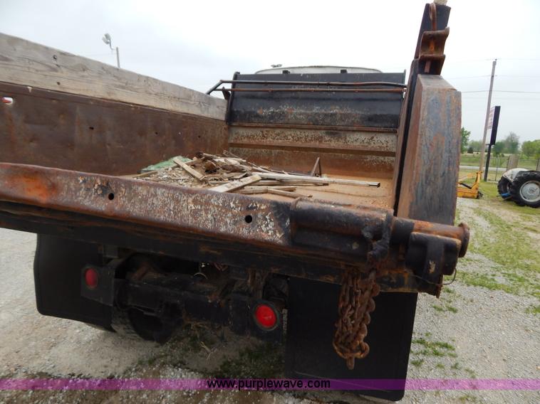 image for item G3174 1994 Ford LA9000 AeroMax dump truck