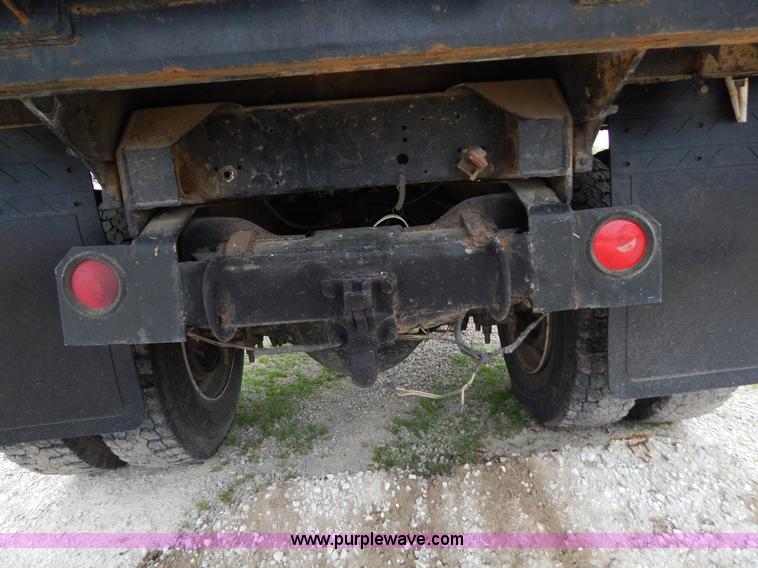 image for item G3174 1994 Ford LA9000 AeroMax dump truck