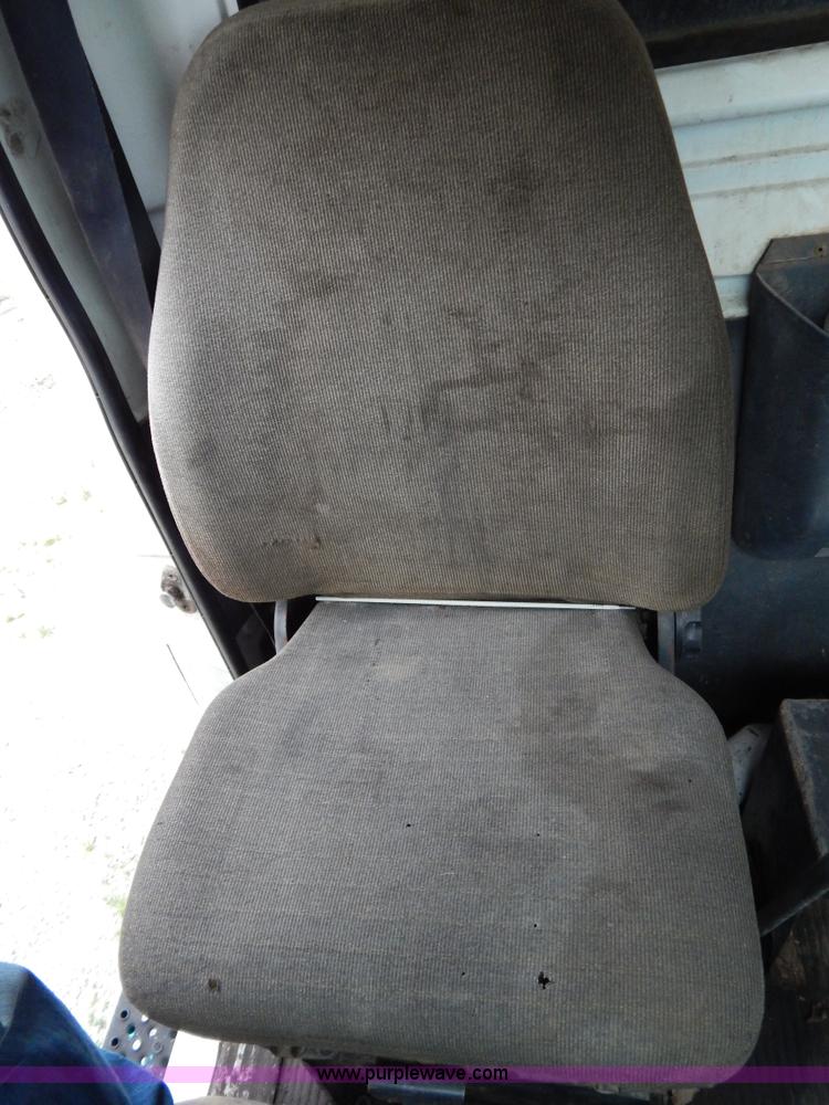 image for item G3174 1994 Ford LA9000 AeroMax dump truck