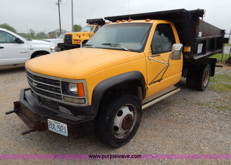 image for item G3178 1992 Chevrolet 3500 HD dump bed truck
