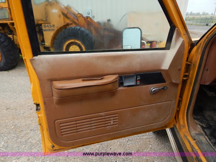 image for item G3178 1992 Chevrolet 3500 HD dump bed truck