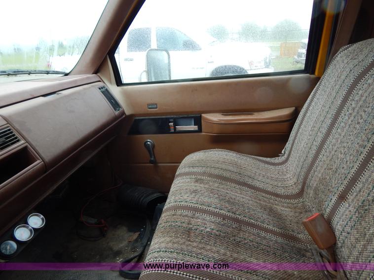 image for item G3178 1992 Chevrolet 3500 HD dump bed truck