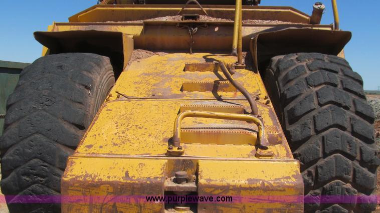 image for item G5713 1995 Caterpillar 623F scraper