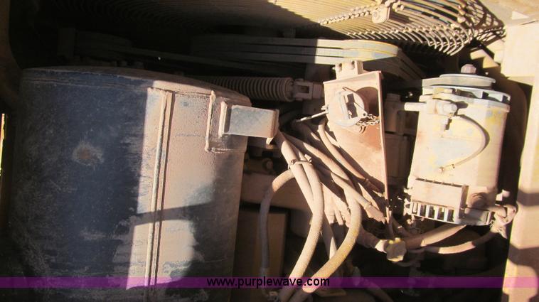 image for item G5713 1995 Caterpillar 623F scraper