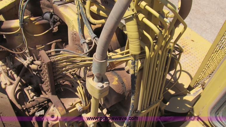 image for item G5713 1995 Caterpillar 623F scraper