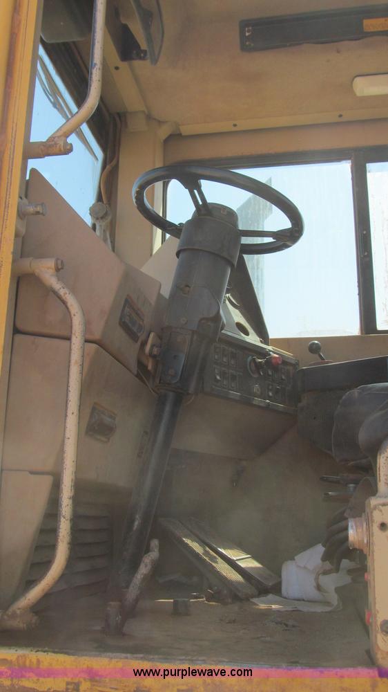 image for item G5713 1995 Caterpillar 623F scraper