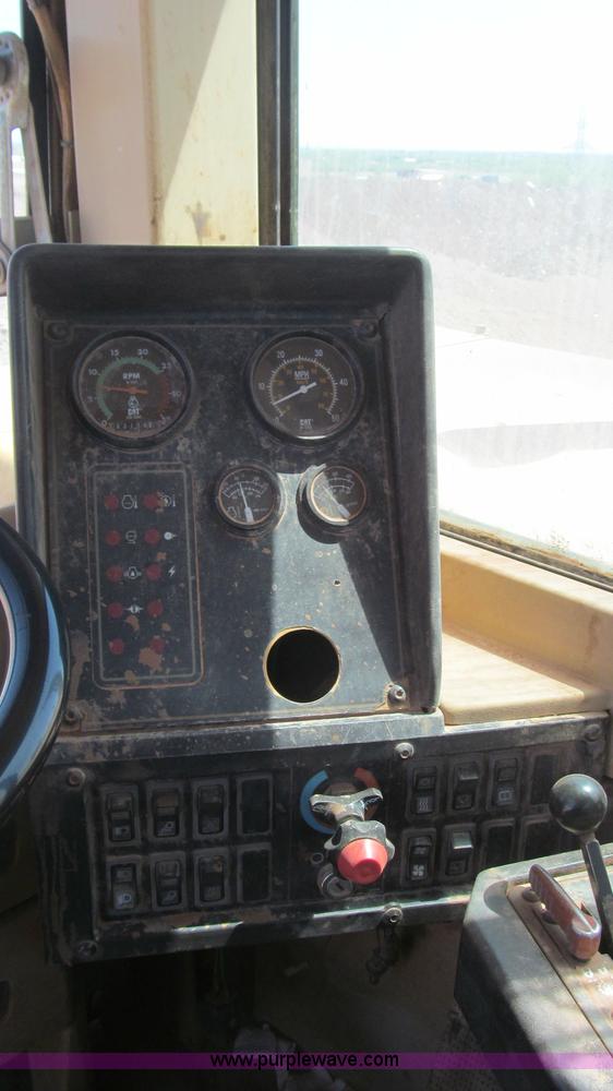 image for item G5713 1995 Caterpillar 623F scraper