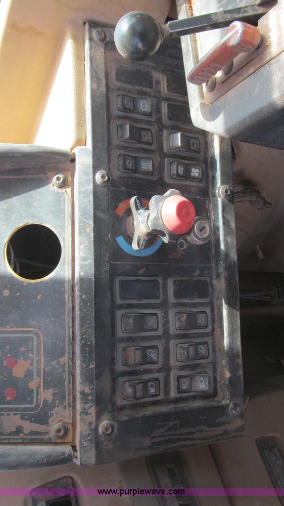 image for item G5713 1995 Caterpillar 623F scraper