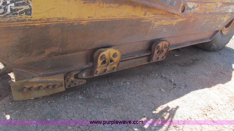 image for item G5713 1995 Caterpillar 623F scraper