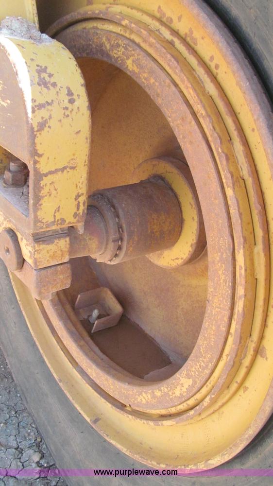 image for item G5713 1995 Caterpillar 623F scraper