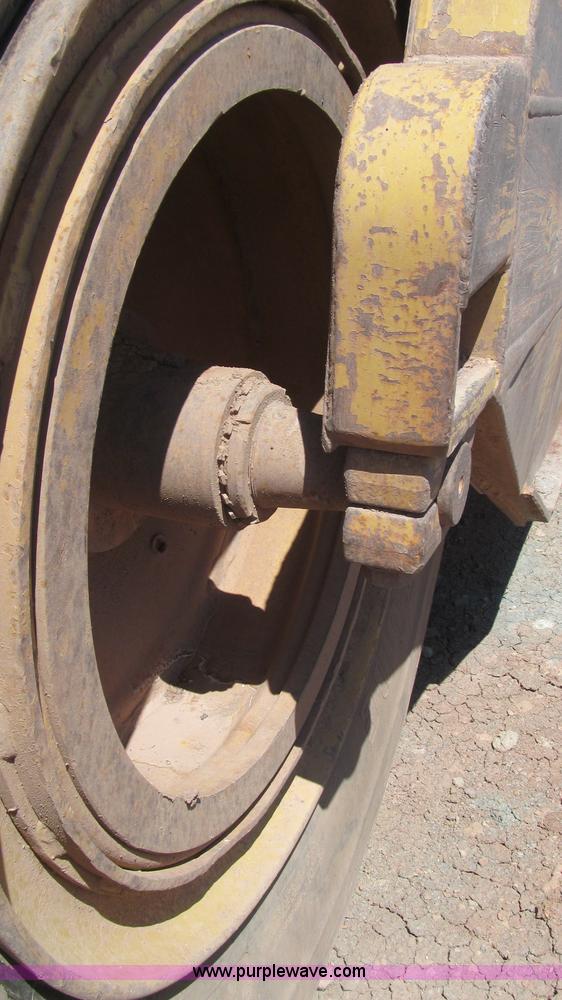 image for item G5713 1995 Caterpillar 623F scraper