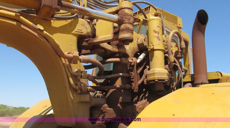 image for item G5714 1977 Caterpillar 623B scraper