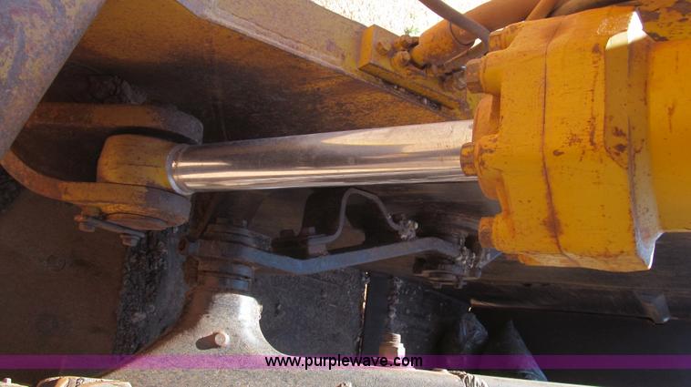 image for item G5714 1977 Caterpillar 623B scraper