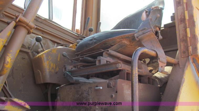 image for item G5714 1977 Caterpillar 623B scraper