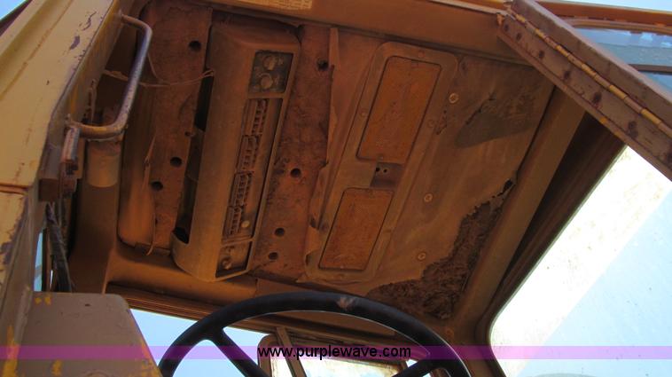 image for item G5714 1977 Caterpillar 623B scraper