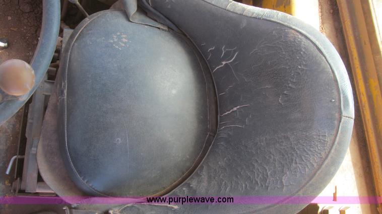 image for item G5714 1977 Caterpillar 623B scraper